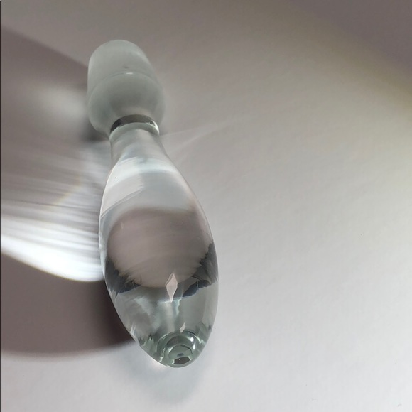 Crystal wine bottle stopper with etched bottom - Picture 10 of 12